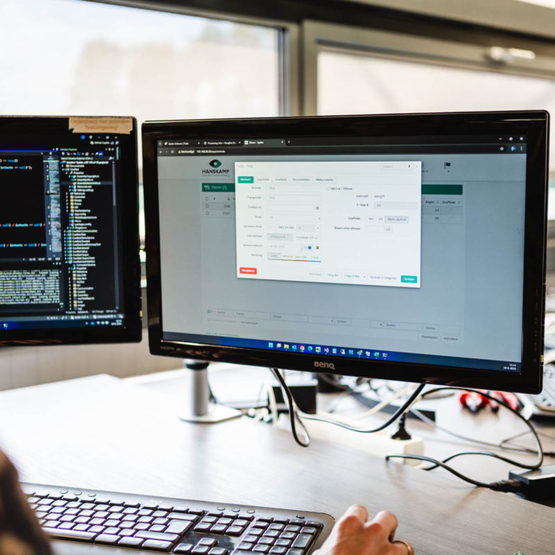 AH009587 web AH009587 web